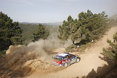 Latvala kann Loeb abschütteln