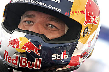 Loeb vorn, aber in Schwierigkeiten