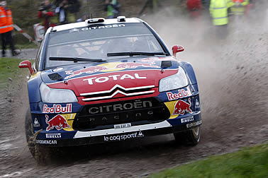 Loeb bleibt knapp vorn