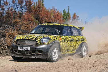 Grönholm probiert Mini aus