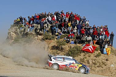 Loeb nach Ogier-Patzer weit vorn