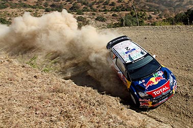 Ogier bleibt Spitzenreiter