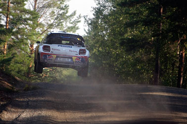 Loeb im Shakedown vorn