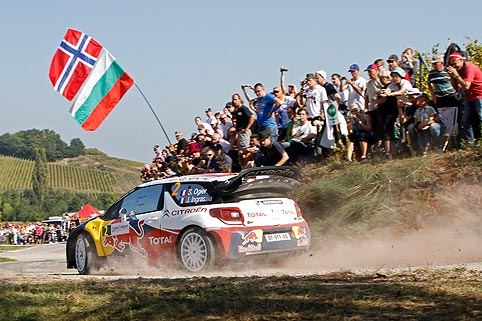 Ogier mit knapper Führung