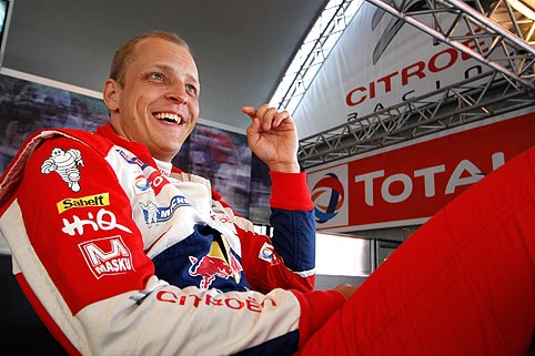 Hirvonen bleibt an Loeb dran