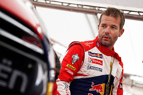 Loeb tanzt im Regen alle aus