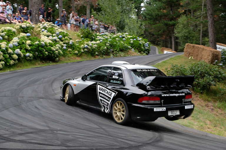 McRae vorn – Paddon ausgeschieden