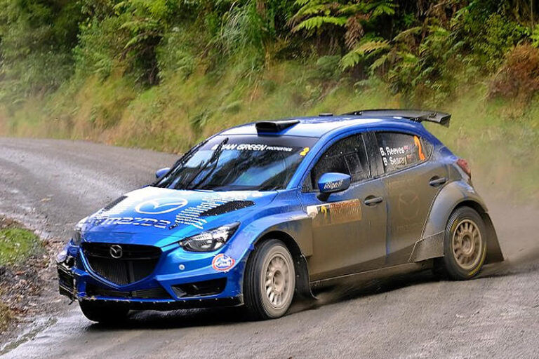 Paddon glücklos, Reeves siegt