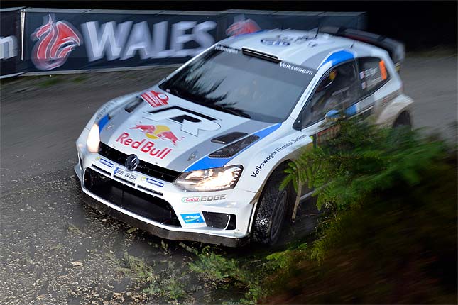 Ogier und Neuville fast zeitgleich