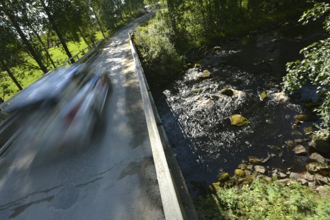 Ogier gibt das Tempo vor