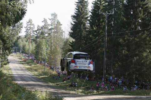 Ouninpohja geht an Ogier