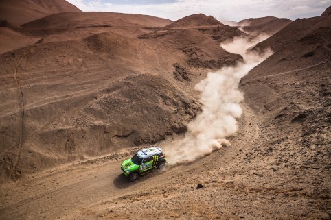 Peterhansel verteidigt Dakar-Titel