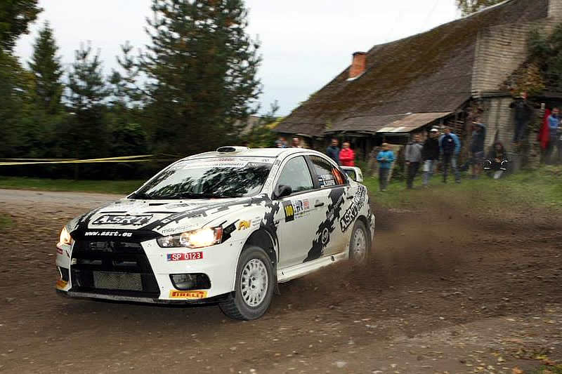 Plangi holt Titel in Estland