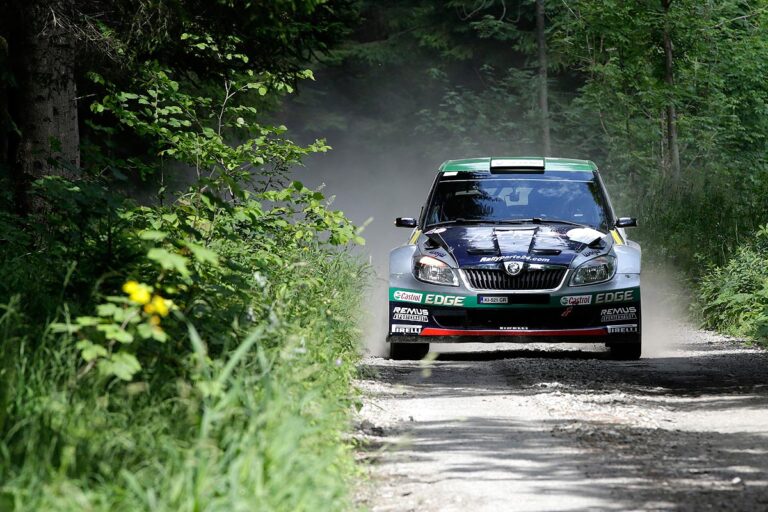 Gebrochene Hand sichert Mundls Start