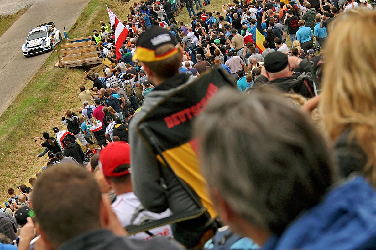 Superlative für Fans in der Arena Panzerplatte