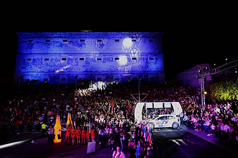 Ogier geht in Führung