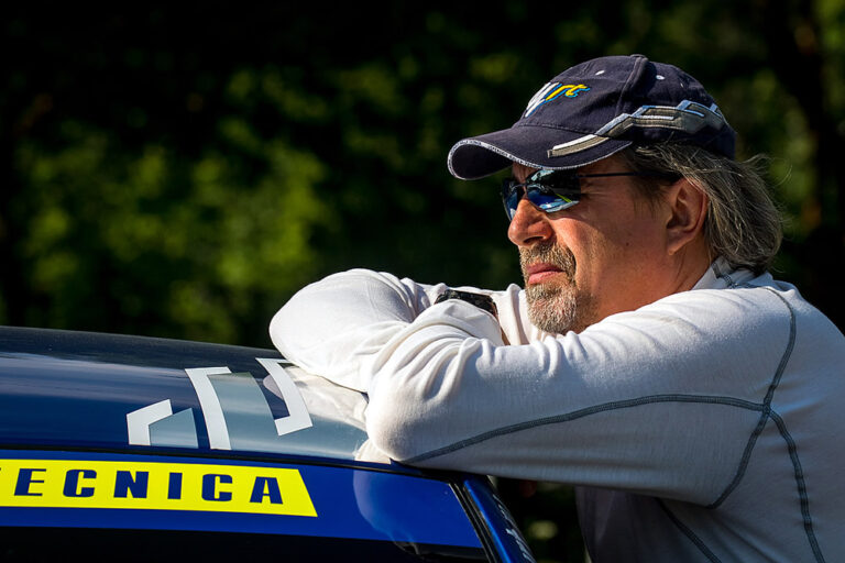 Uspenskiy feiert Titel beim Saisonfinale