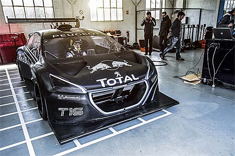 Loeb zum ersten Mal im 208 T16
