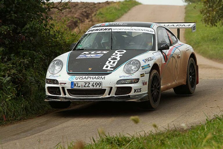 Bernhard sorgt für Porsche-Sieg