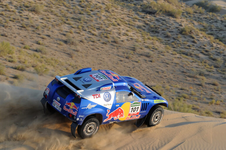 Sainz gewinnt Silk Way Rallye
