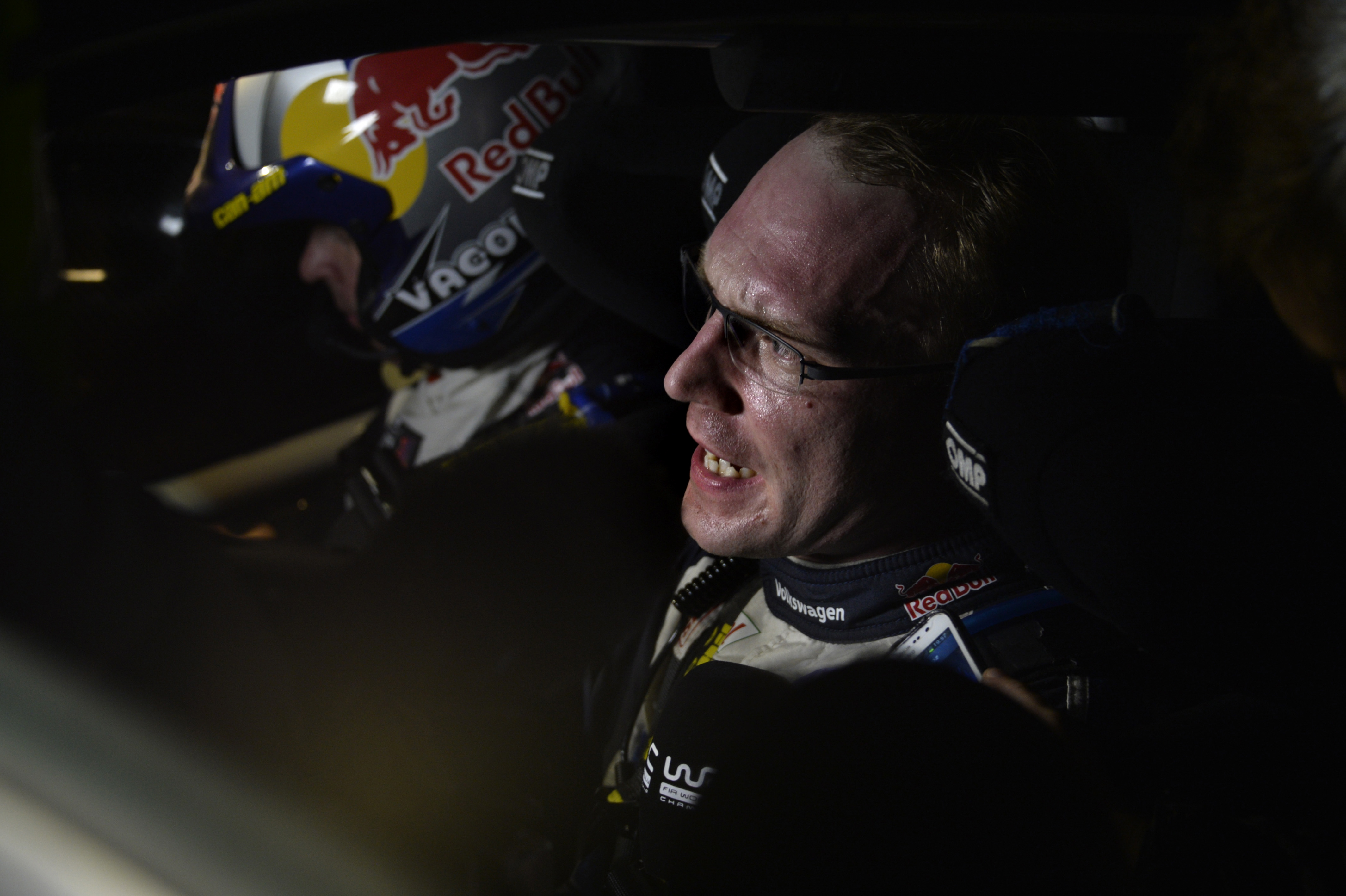 Latvala fliegt ab – Paddon vorn