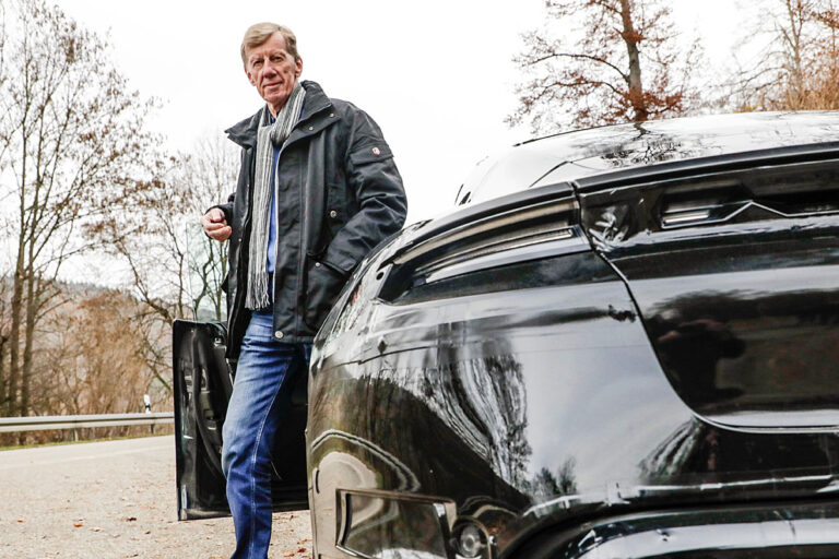 Walter Röhrl testet Elektro-Porsche