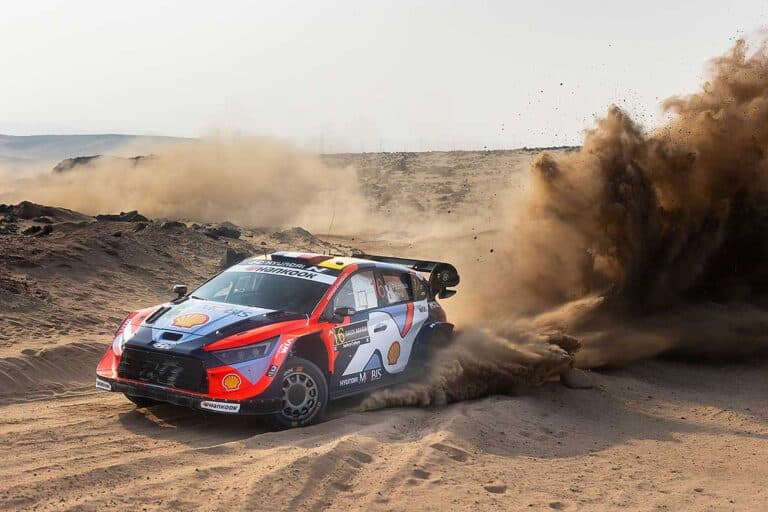 Rallye Saudi-Arabien: Fourmaux geht in Führung