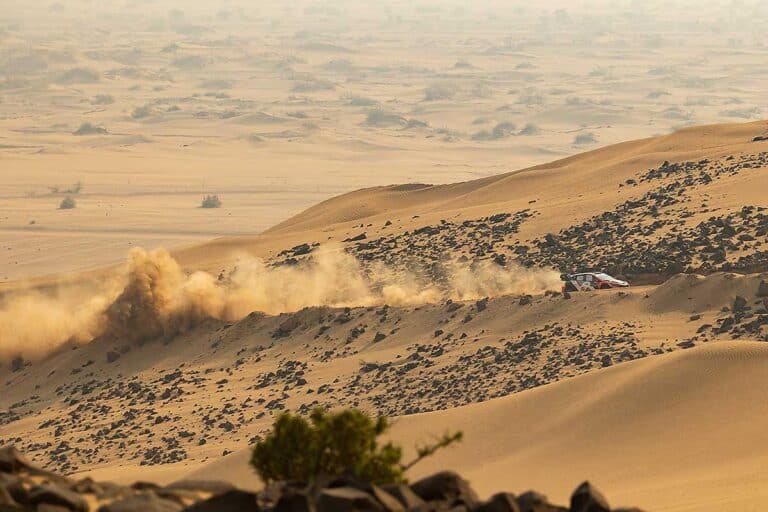 Rallye Saudi-Arabien: Fourmaux führte nach Chaos-Tag *Update*