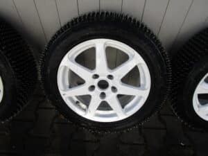 Spike Reifen 195/55-16 6,5J x 16