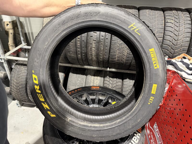 Diverse Pirelli Reifen – 17 Zoll