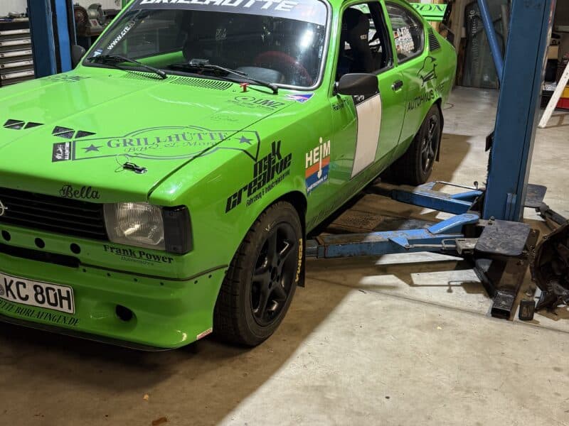 Opel Kadett C Karosse Rallye Fahrzeug