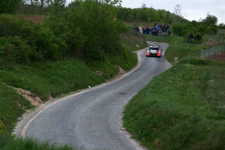 Hyundai: „Hoffen auf eine ‚normale‘ Rallye“