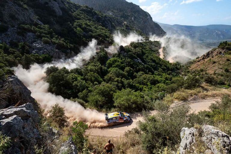 Akropolis-Rallye: Neuville führt, Solberg raus