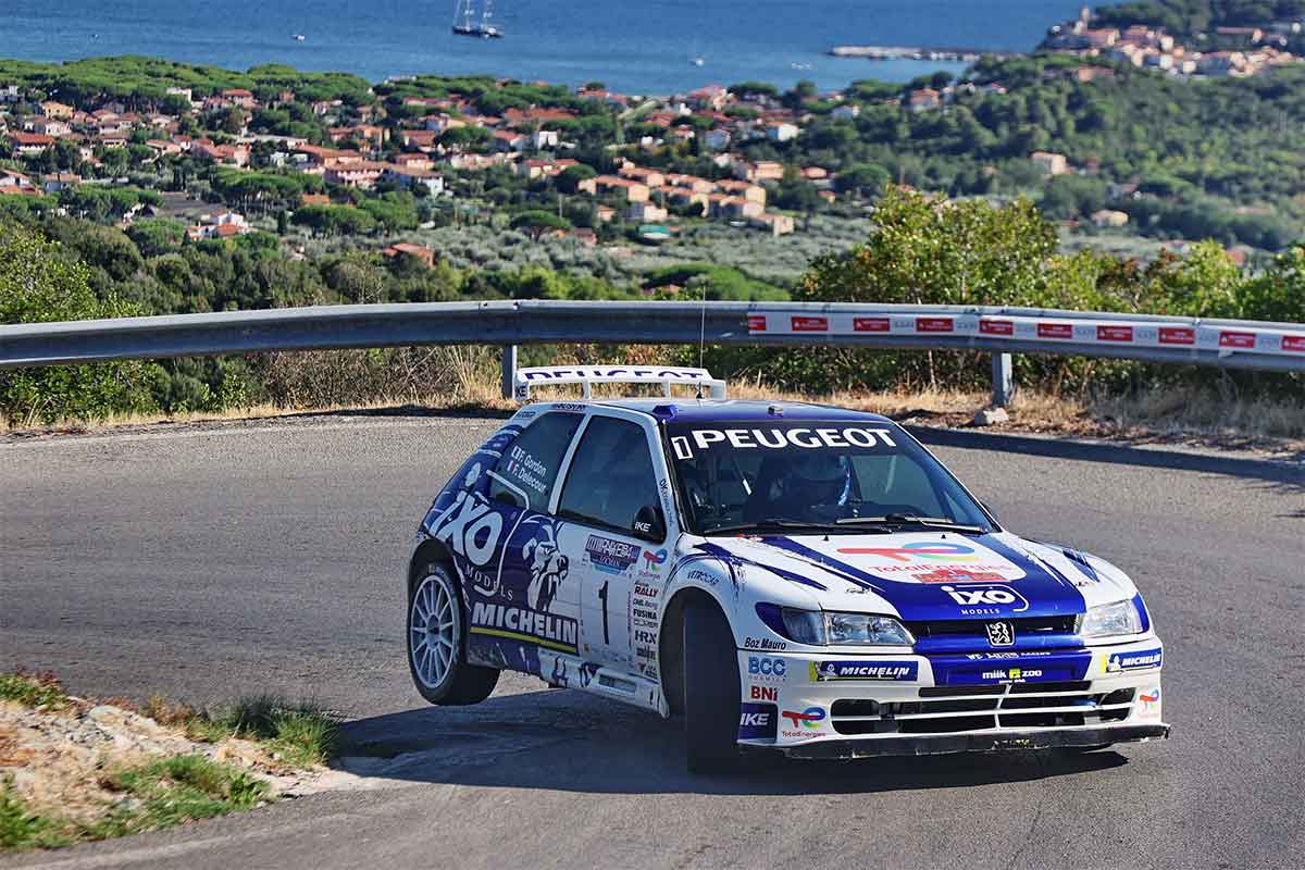 Delecour holt mit Peugeot 306 Maxi den EM-Titel