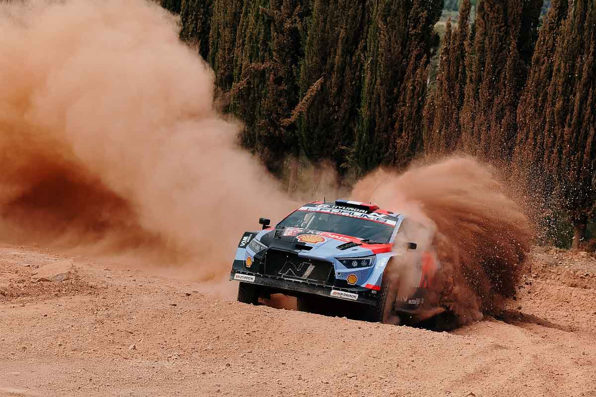 Ogier fällt zurück – Formaux vorn