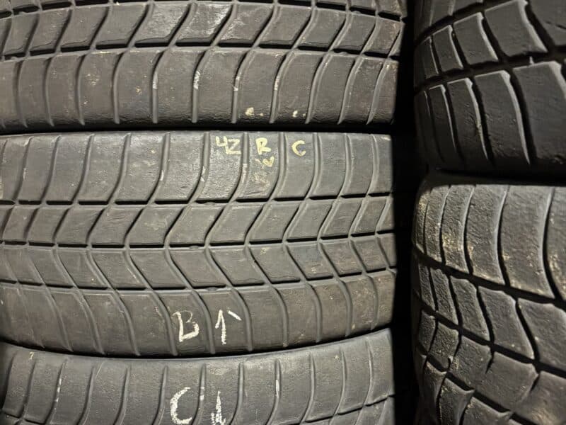 Pirelli Cinturato RWB & RWC Regenreifen zu verkaufen